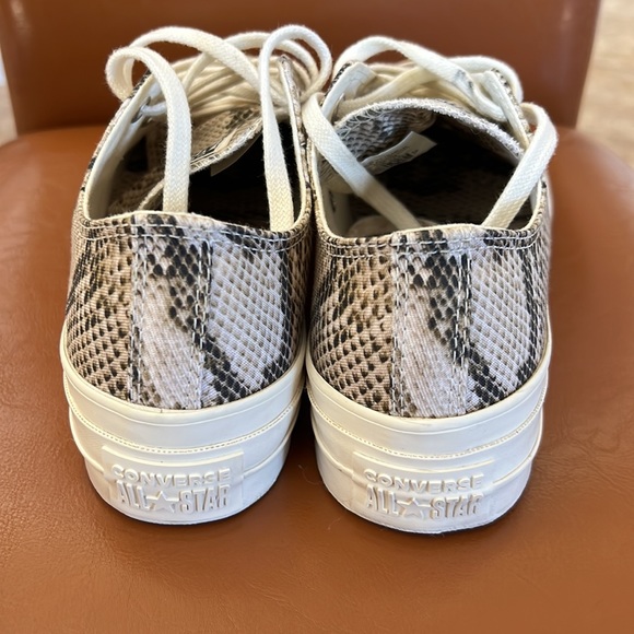 EUC | Converse Chuck Taylor All Stars CTAS Lift Ox Platform Women's 8 - Picture 2 of 5